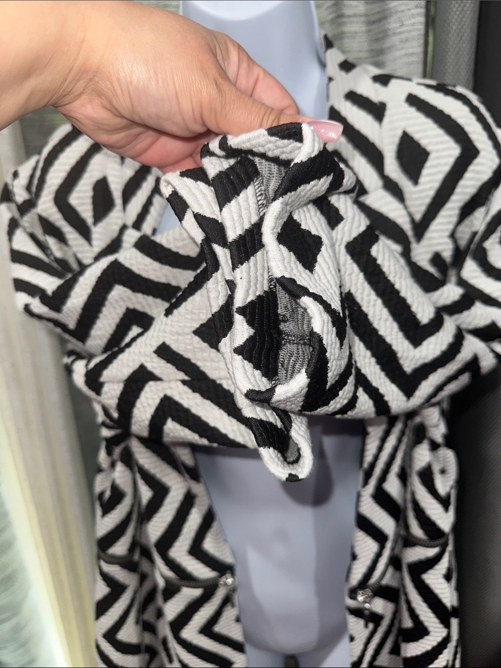 Chico’s - Black & White Geometric Textured Jacket – Size 2 (Large) - Picture 11 of 16